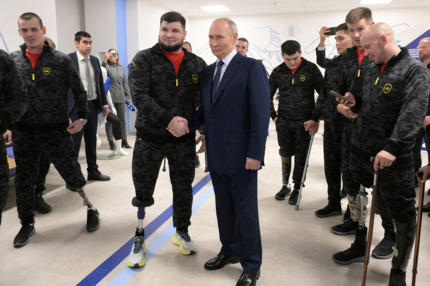 Владимир Путин встречается с&nbsp;бойцами, потерявшими конечности на&nbsp;«СВО» в&nbsp;Национальном медицинском исследовательском центре травматологии и&nbsp;ортопедии