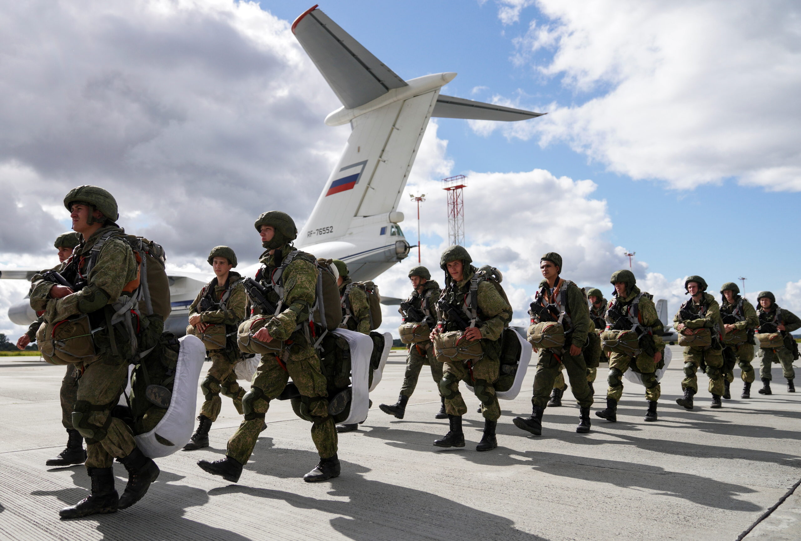 Россия и Беларусь проводят совместные военные учения "Запад-2025" у границ стран НАТО с 12-16 сентября