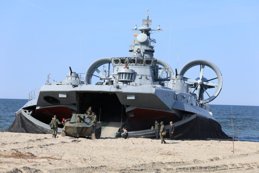 Россия и Беларусь проводят совместные военные учения "Запад-2025" у границ стран НАТО с 12-16 сентября