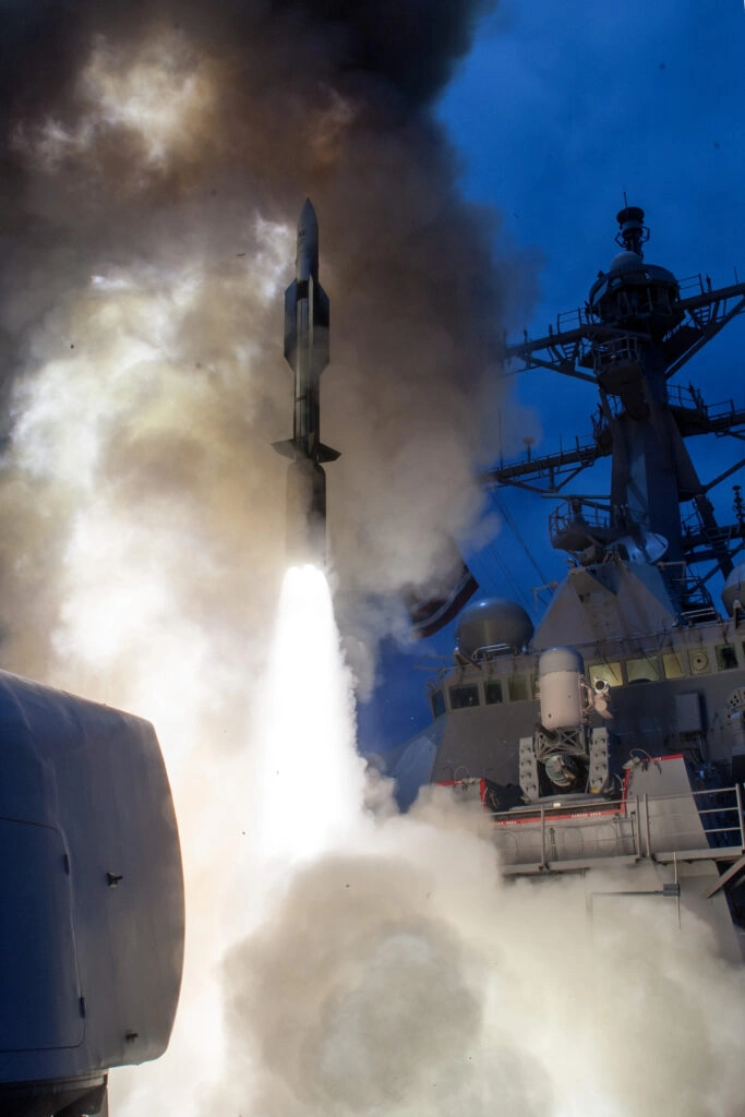 США поставят Украине несколько более 3 тысяч новейших ракет ERAM. Эти ракеты специально создают для войны в Украине