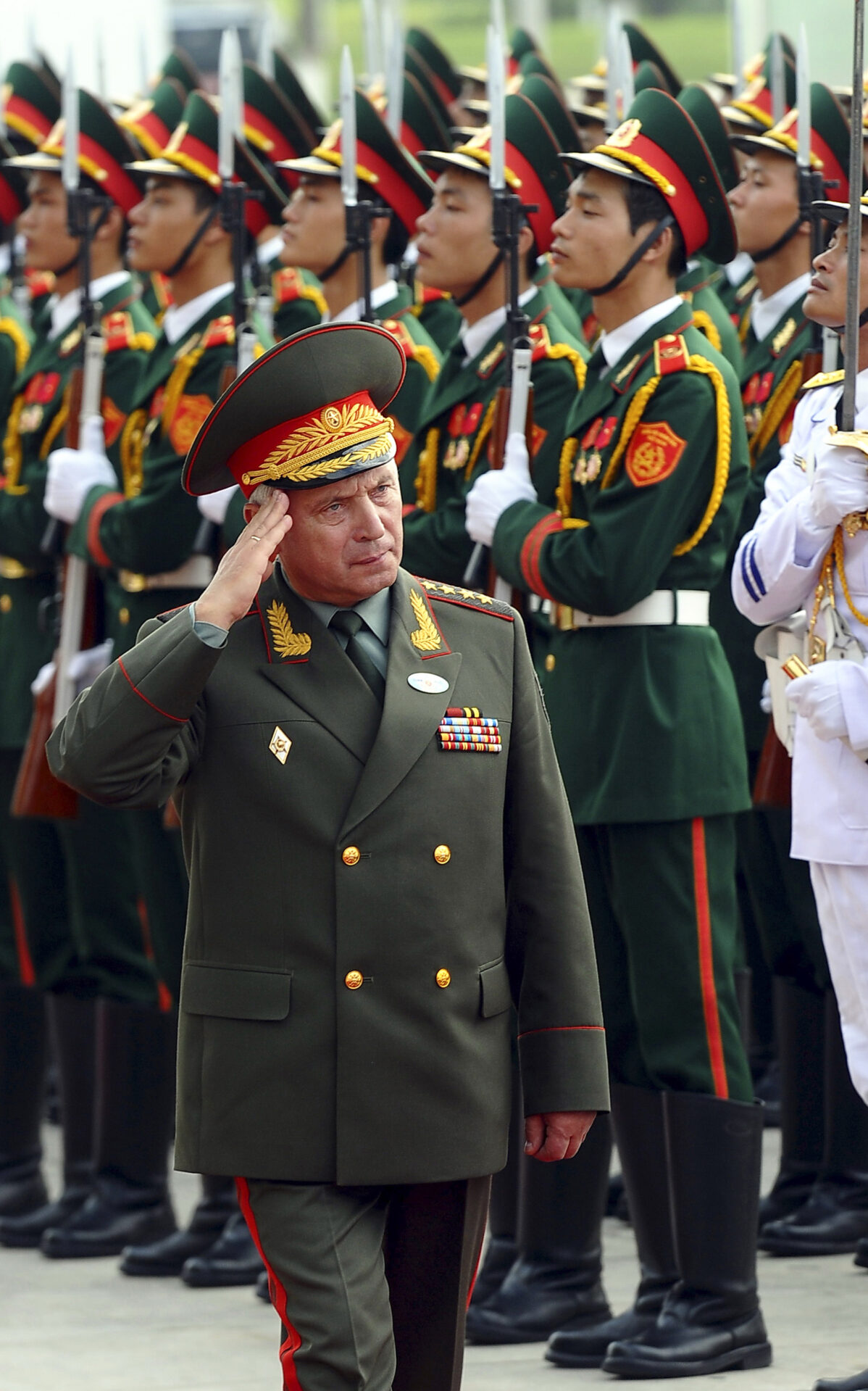 Валерий Герасимов: биография начальника Генштаба РФ, доктрина гибридной войны и ордер Гааги