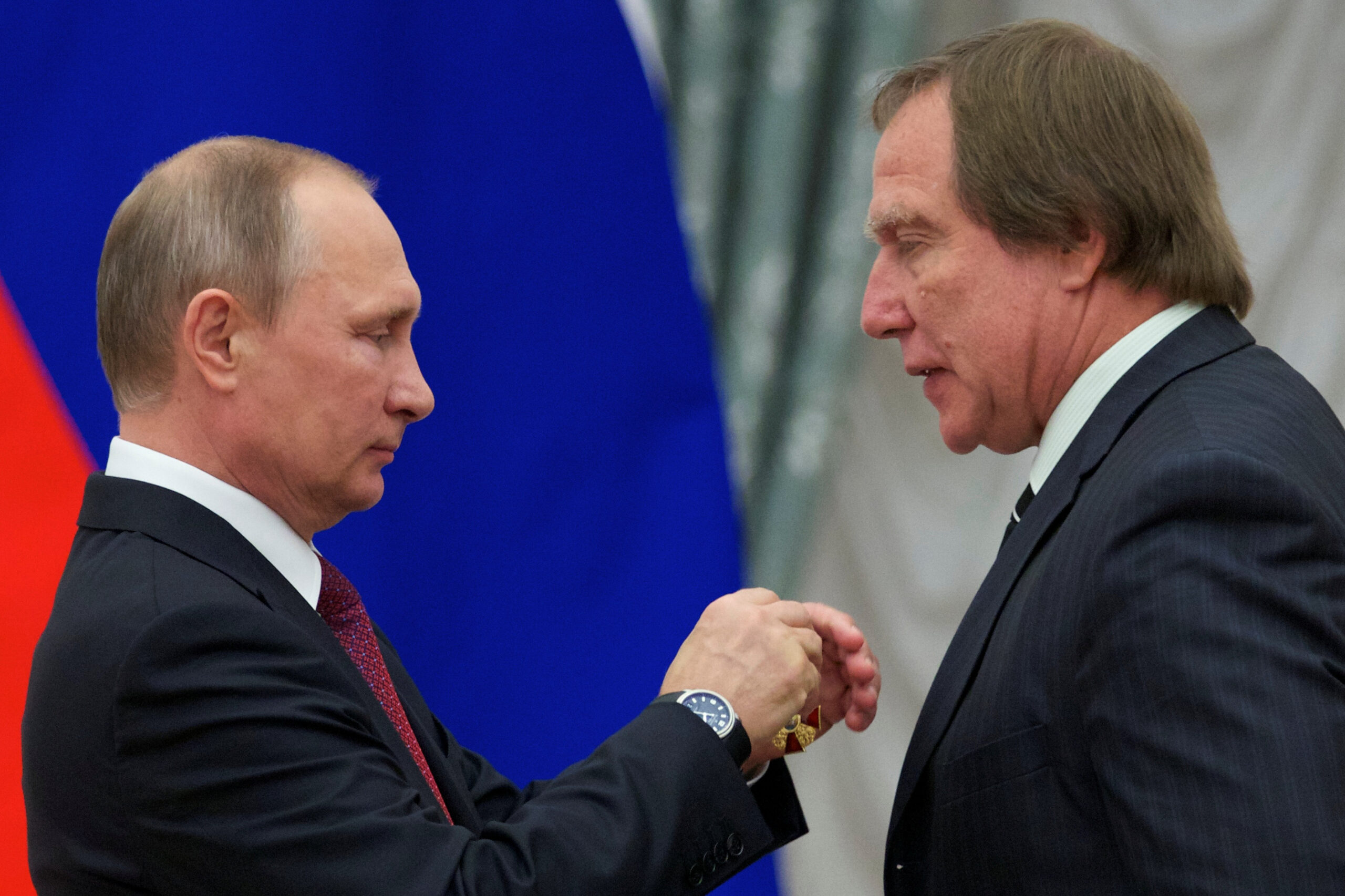 Фонд «Талант и успех» друга Путина виолончелиста Сергея Ролдугина получил 5% акций «Эн+» Дерипаски на 14 млрд рублей