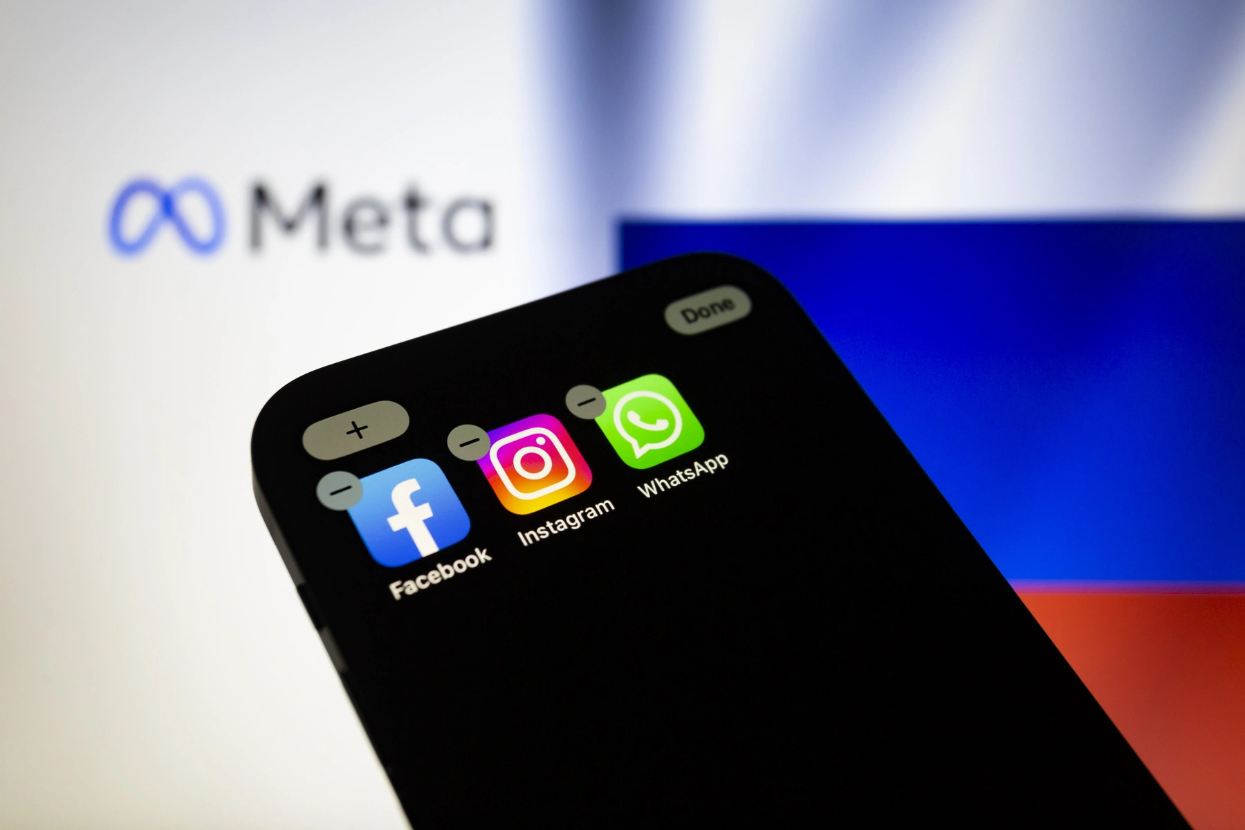 Почти 50 россиян и организаций наказали за логотипы Instagram и Facebook после признания компании Meta экстремистской