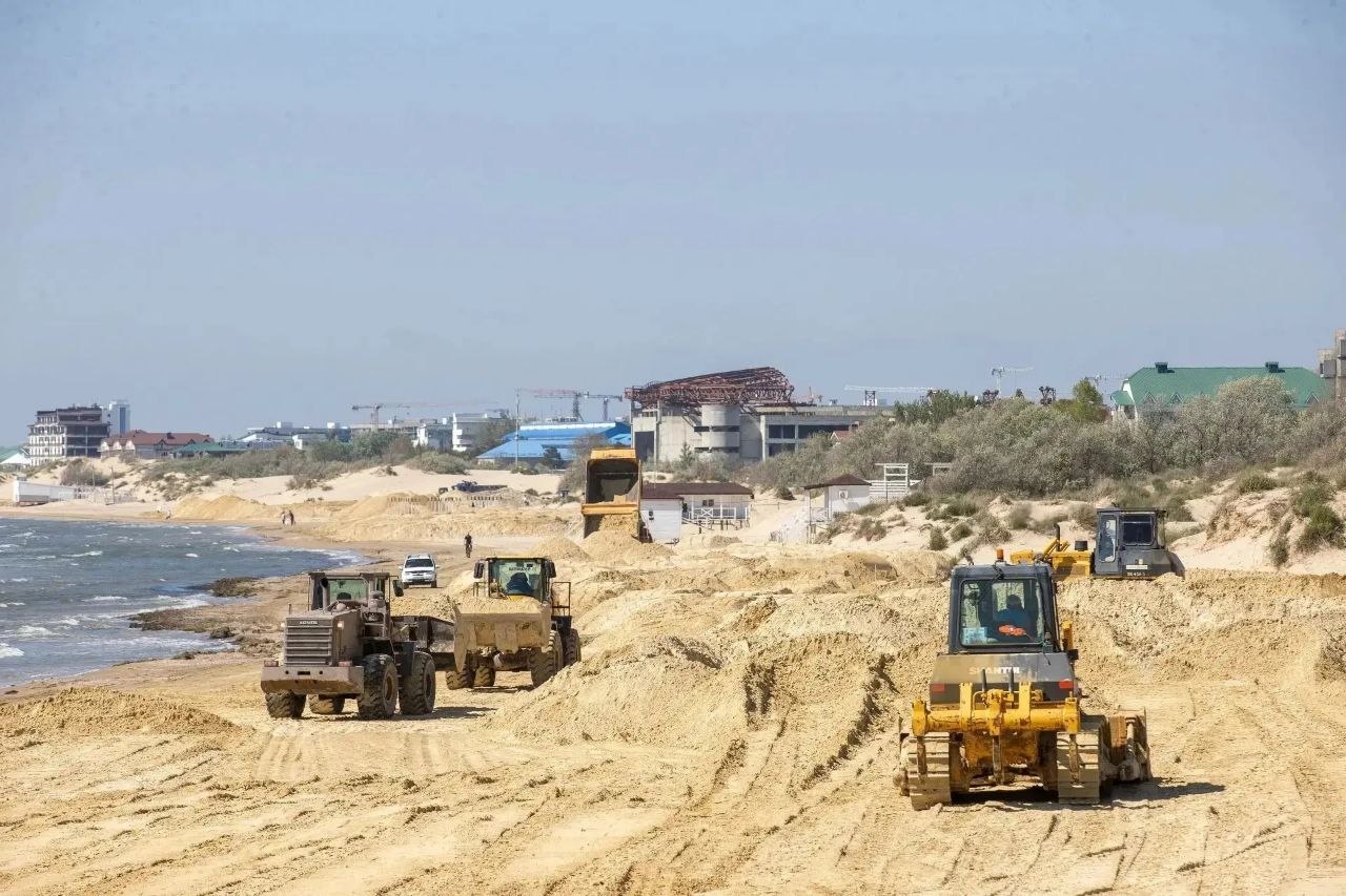 Власти Краснодарского края не стали раскрывать результаты исследований воды и песка на пляжах Анапы после разлива мазута