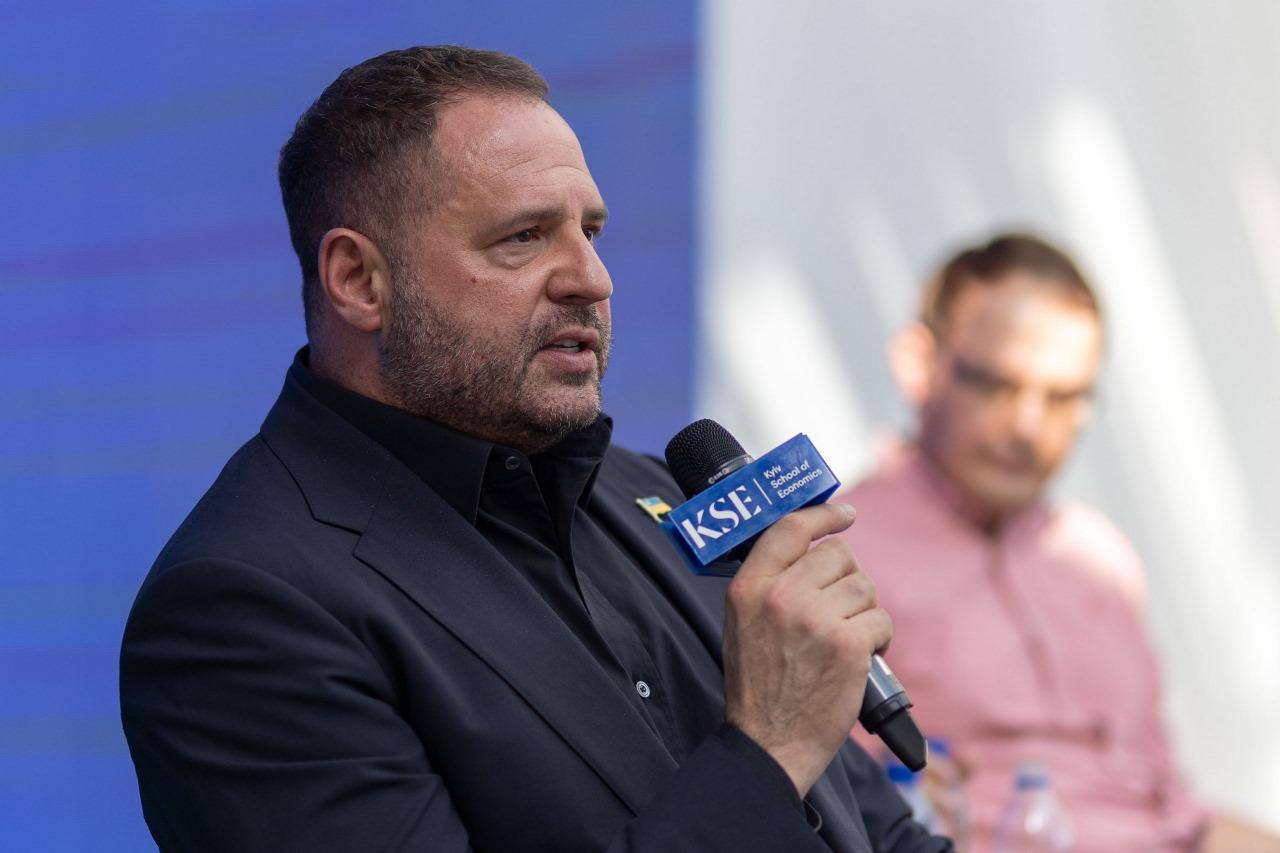 Суд в Украине арестовал бывшего главу офиса президента Андрея Ермака по делу об отмывании 460 млн гривен