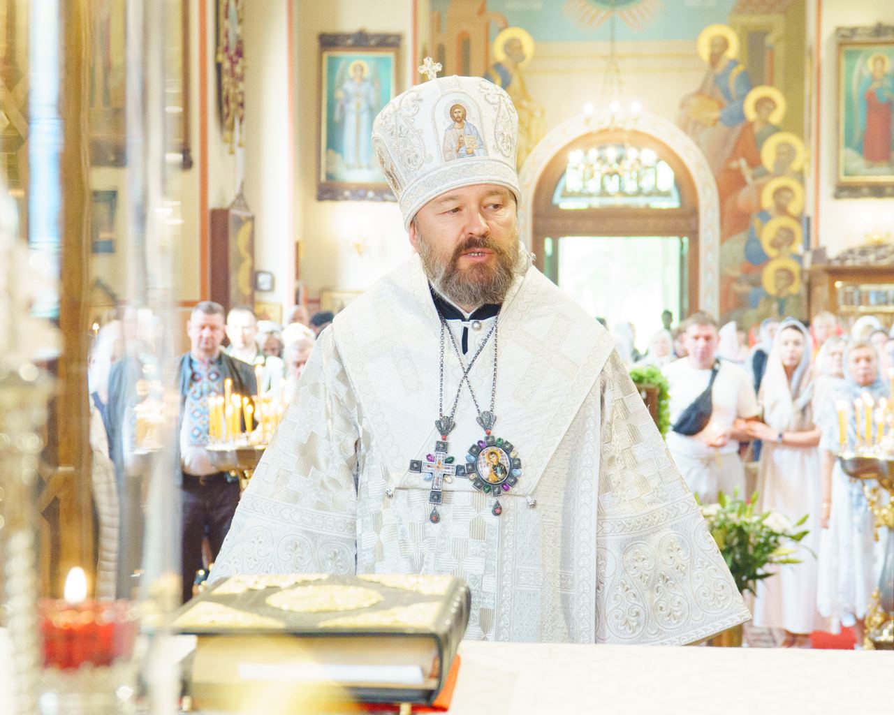 В Чехии задержали митрополита Русской православной церкви Илариона после обыска автомобиля по делу о хранении наркотиков