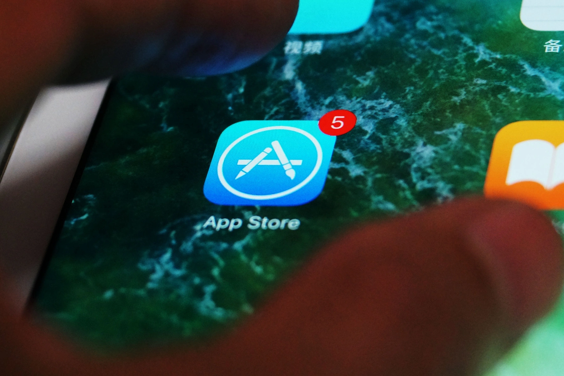 Apple удалила из App Store приложения VK, включая «ВКонтакте», «Одноклассники», «Дзен» и Mail.ru