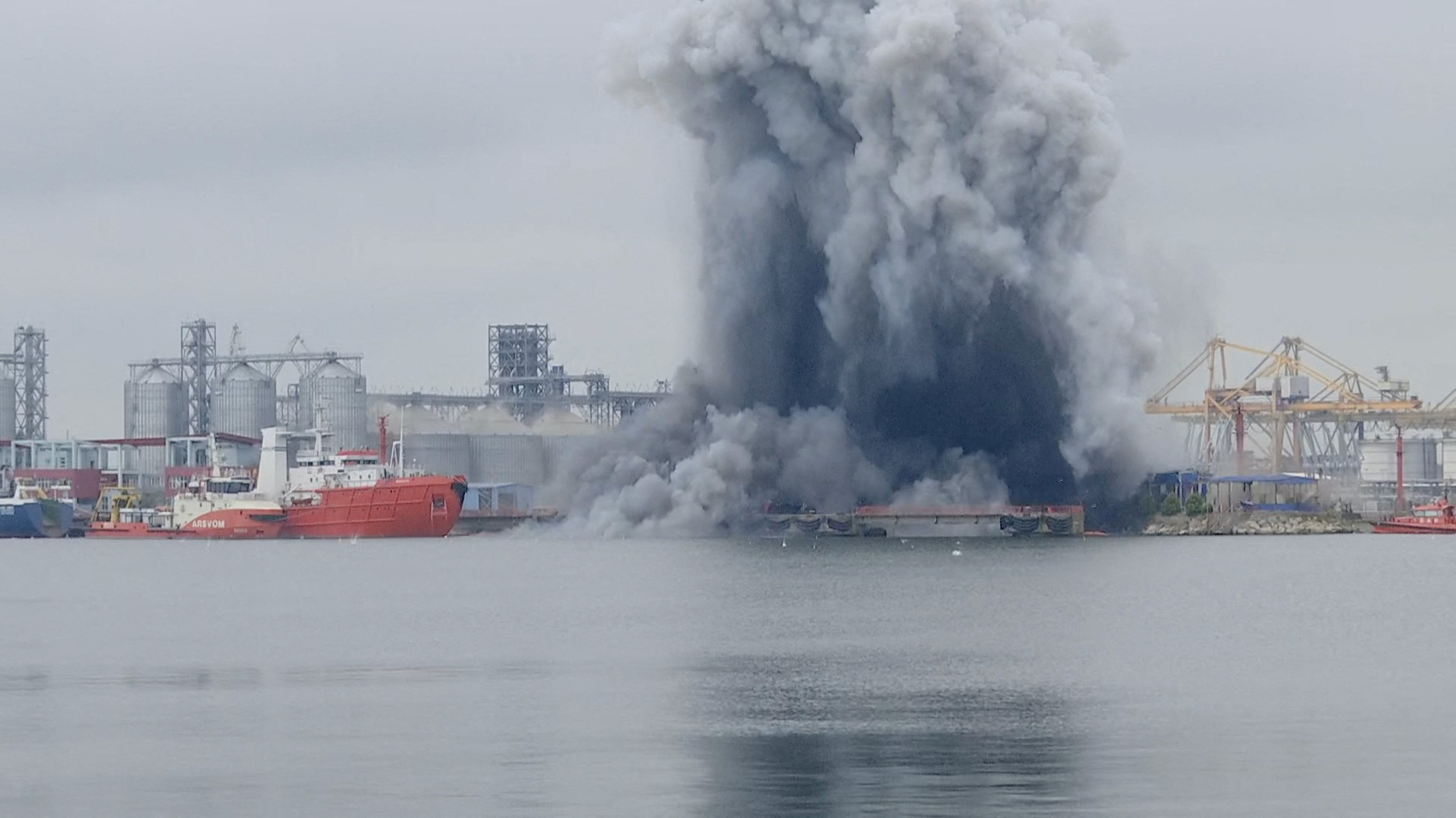 Морской порт Констанцы после обнаружения беспилотной лодки со взрывчаткой