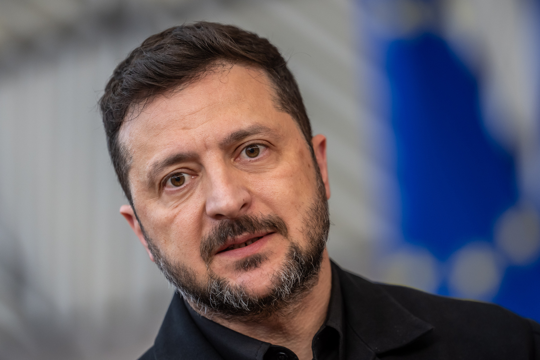 Владимир Зеленский потребовал от Александра Лукашенко демонтировать российские ретрансляторы для наведения дронов