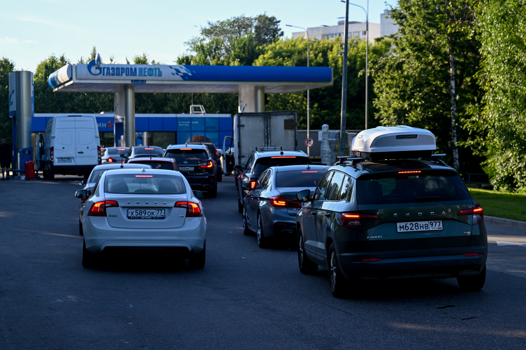 В Забайкалье начали тестировать электронную очередь на АЗС через мессенджер Max. В Госдуме предупредили о риске чёрного рынка QR-кодов
