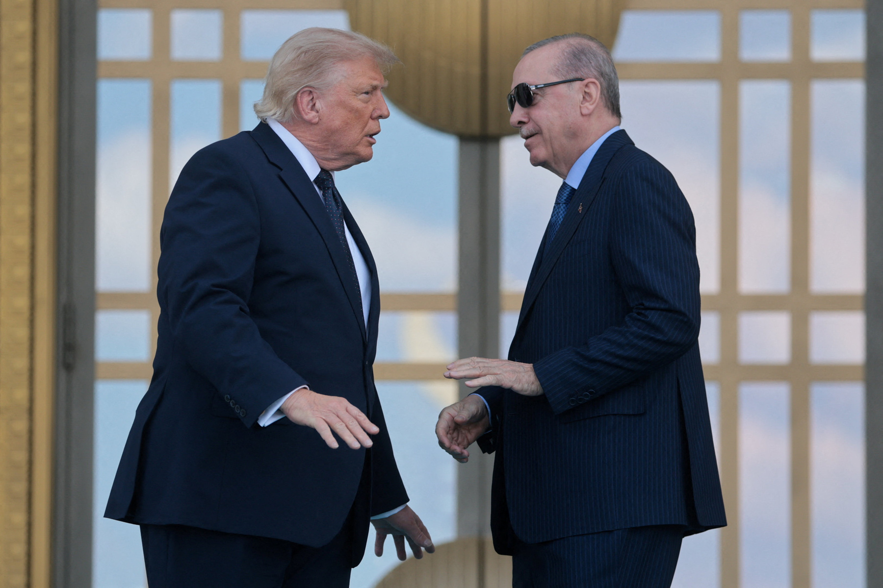 Дональд Трамп заявил после встречи с Реджепом Эрдоганом, что Россия и Украина заинтересованы в мирном соглашении