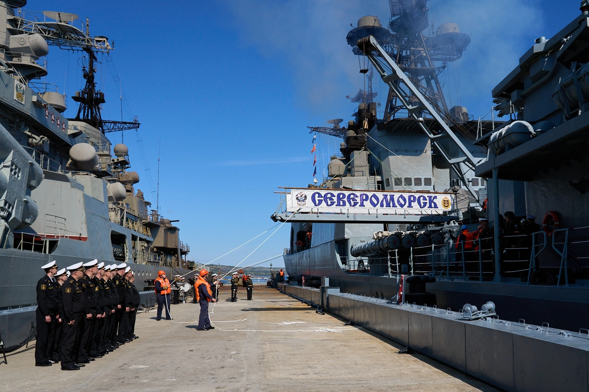 Противолодочный корабль «Североморск» сопровождал яхту Владимира Путина Graceful в походе через Балтийское и Северное море