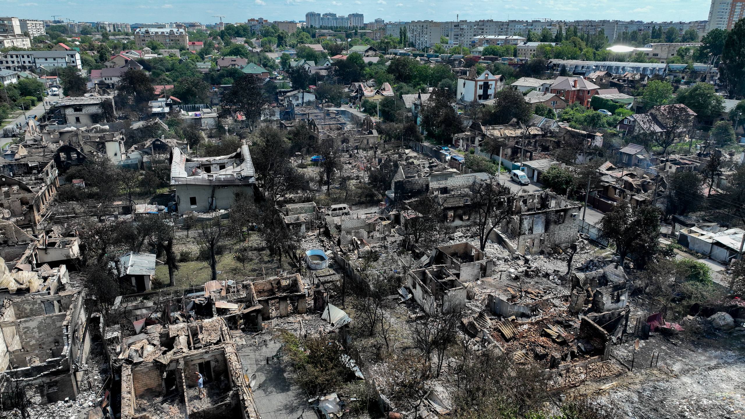 В Киевской области после российского удара по Вишнёвому умер еще один пострадавший. Повреждены почти 300 жилых домов, 91 из них полностью разрушен