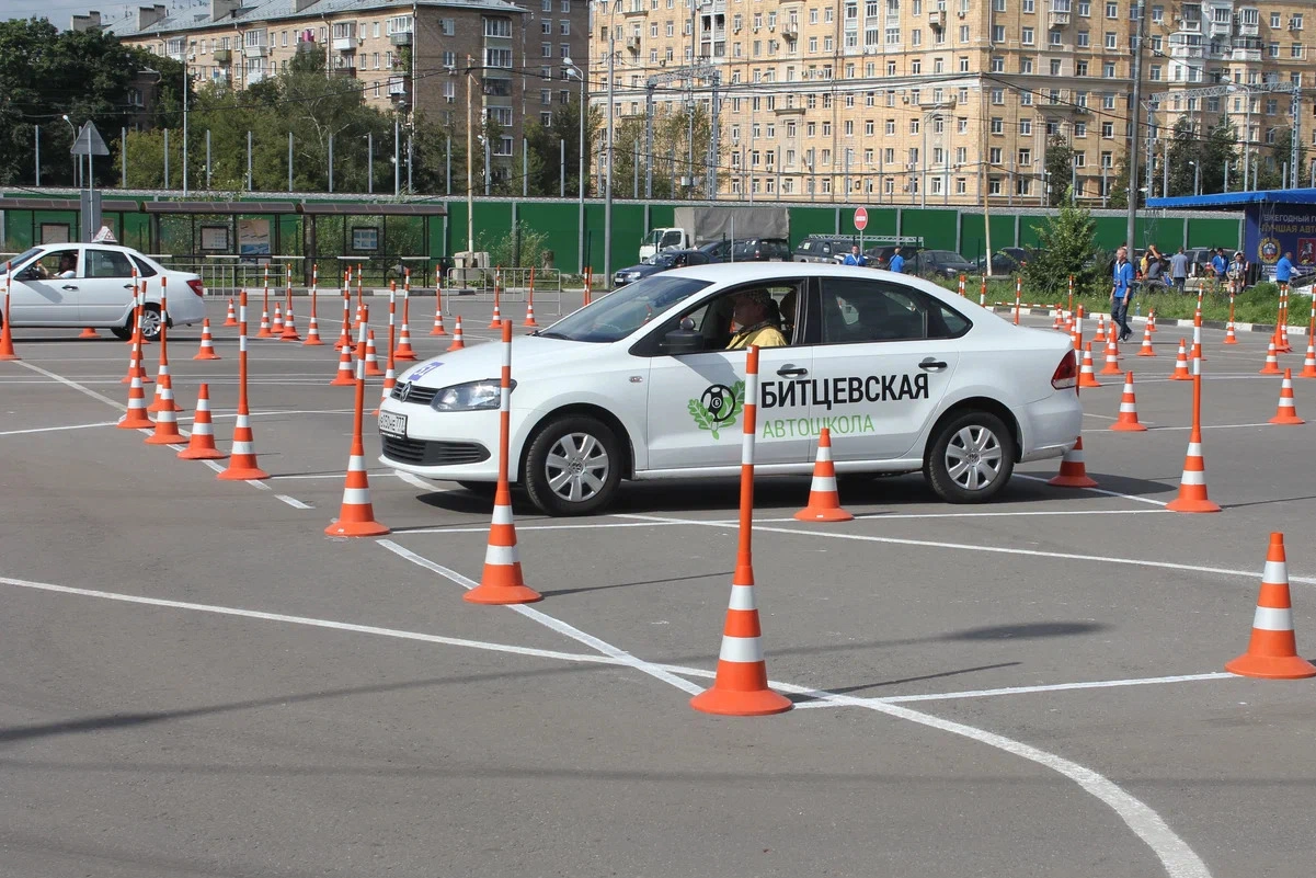 Автошколы начали массово повышать цены из-за топливного кризиса